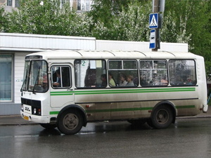 Под колесами маршрутки погиб человек