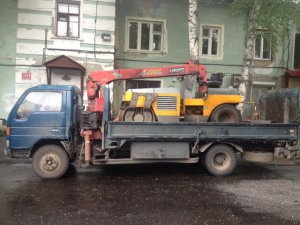 Рабочий погиб под катком из-за своей неосторожности