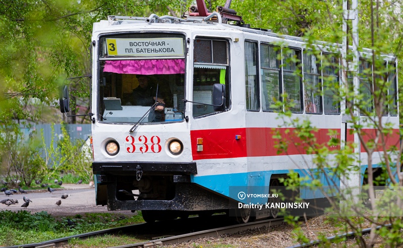 Трамвай сошел с рельсов в Томске
