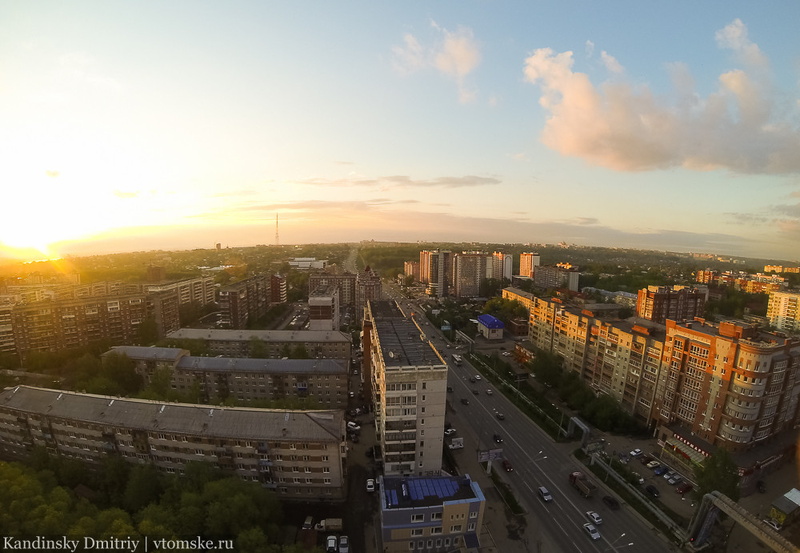 Беспилотники засняли с воздуха берег Томи и поселок Просторный