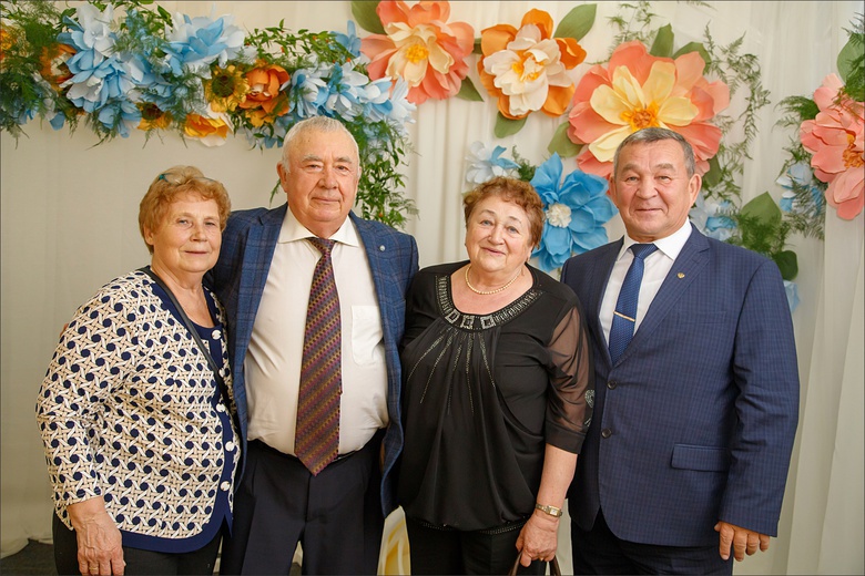 «Газпром трансгаз Томск» поздравил пенсионеров с Днем старшего поколения
