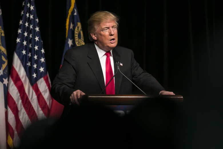 Politico: Трамп «заморозит» помощь Украине