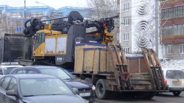 Тягач порвал контактную сеть на большом участке улицы Пушкина (фото)