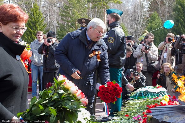 Глава региона поручил издать воспоминания томских ветеранов