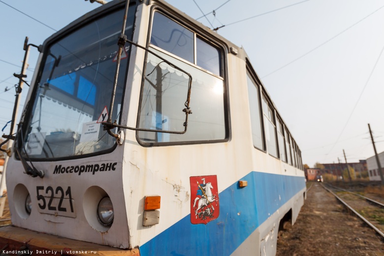 Трамвай сошел с рельсов на Комсомольском проспекте в Томске