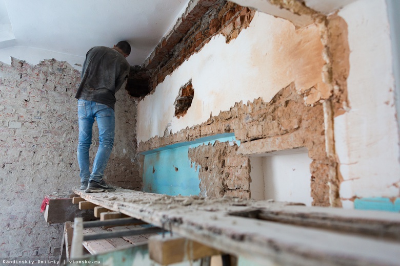 Закрытый в Томске из-за обрушения стены корпус школы №5 отремонтируют в 2019г