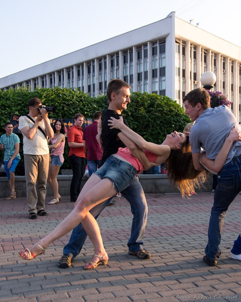 Томичи смогут станцевать сальсу, бачату и сделать себе новую прическу