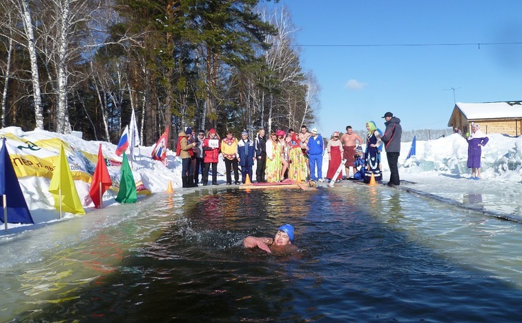 Томские «моржи» приняли участие в суточном заплыве в Алтайском крае (фото)