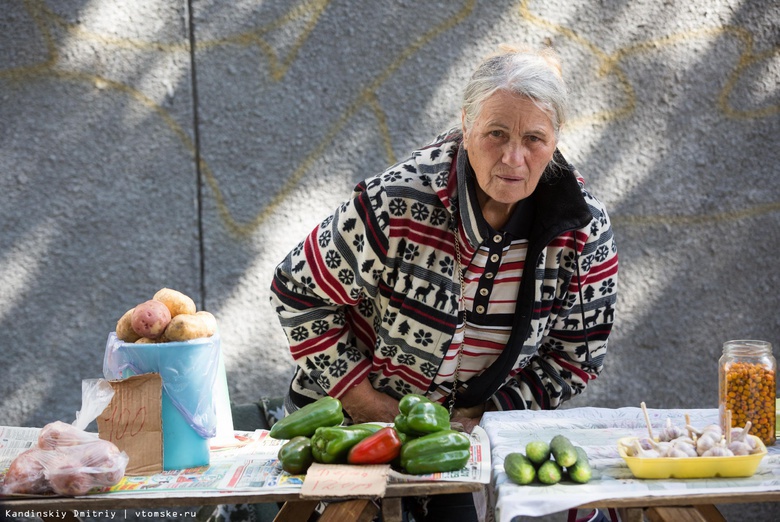 Депутат заступился за пенсионерок, торгующих на месте бывшего рынка на Плеханова