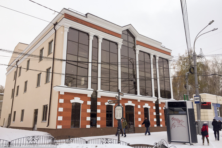 Застройщик завершил возведение здания в стиле старого Томска у Лагерного сада