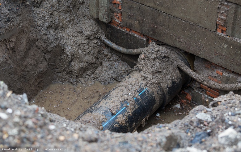 Более 20 домов в Томске остались без холодной воды из-за повреждений на водопроводах