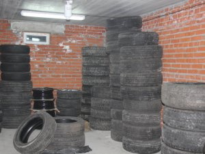 Полицейские разыскивают хозяев колес, изъятых у похитителей