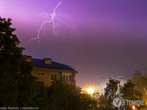 Завтра томичей ожидают грозы, сильный ветер и похолодание