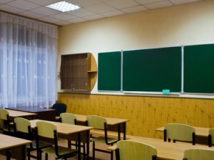 Треть школьников области не смогут учиться в первую смену из-за нехватки школ