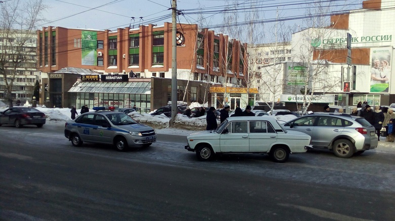 ВАЗ сбил женщину и ребенка на проспекте Фрунзе в Томске