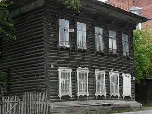 На Советской ночью сгорел деревянный дом (видео)