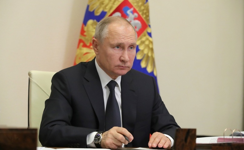Путин заявил, что семьи «с невысокими доходами» получат выплаты на детей 8-16 лет