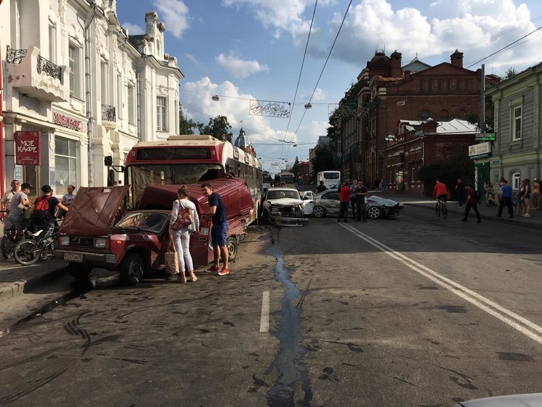 Полиция назвала предполагаемого виновника массового ДТП в центре Томска