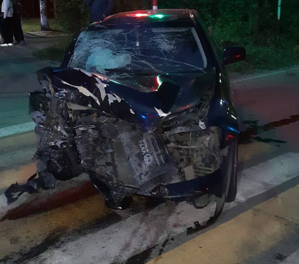 Toyota и Lada столкнулись в Стрежевом. Один человек погиб, еще четыре пострадали