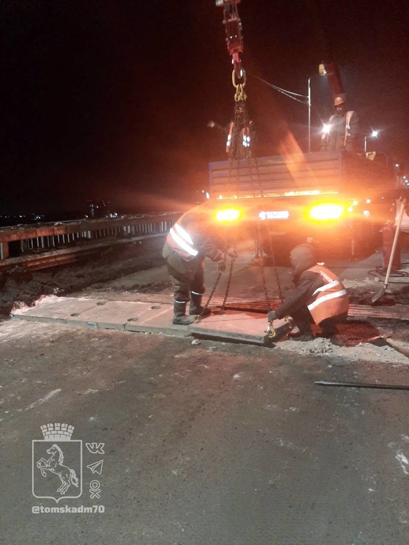 Мэрия: пробки на Коммунальном мосту скопились из-за разбившихся с потеплением стыков