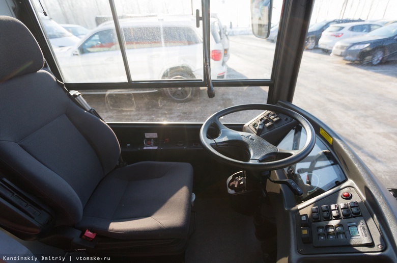 Следовавший из Красноярского края в Томск автобус с вахтовиками съехал в кювет