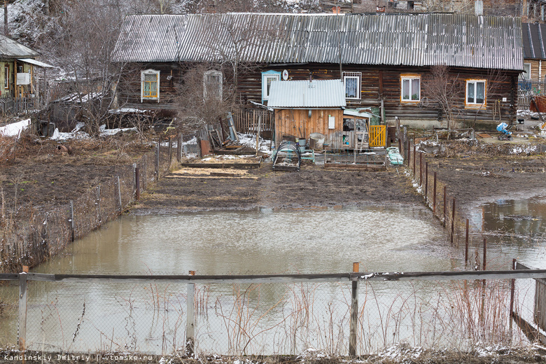 Паводковые воды подтопили 10 придомовых участков в селе Томской области