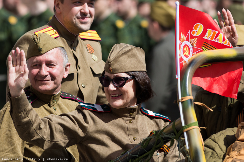 Томичи смогут выбрать песню военных лет, чтобы массово спеть ее в День Победы