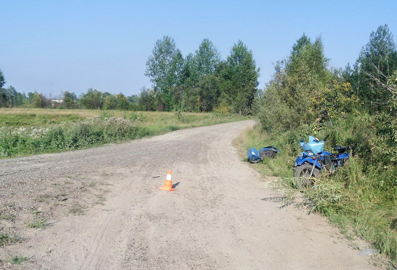 Мотоциклист без прав при обгоне столкнулся с ВАЗом в Томской области
