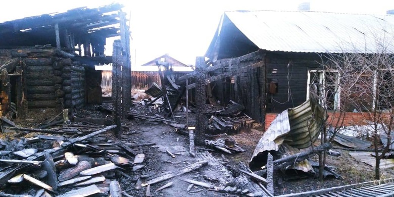 Тело женщины нашли при пожаре в жилом доме в поселке Томской области