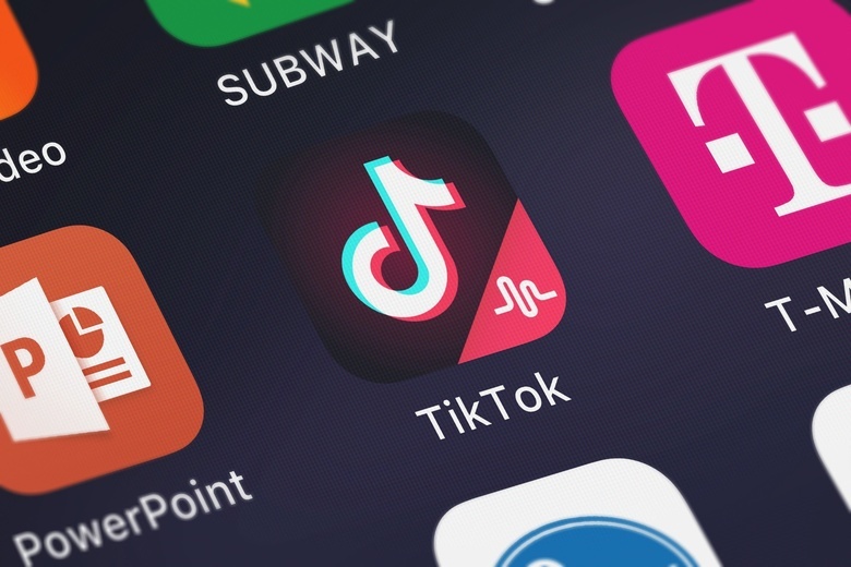 Глава TikTok покинул пост на фоне запрета сервиса в США