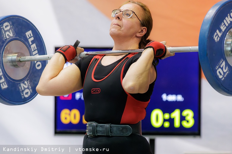 Рывком и толчком: тяжелоатлеты померились силами на соревнованиях в Томске