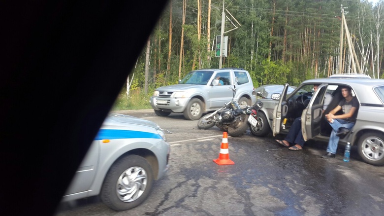 Мотоциклист пострадал в ДТП с «Волгой» на Богашевском тракте (фото)