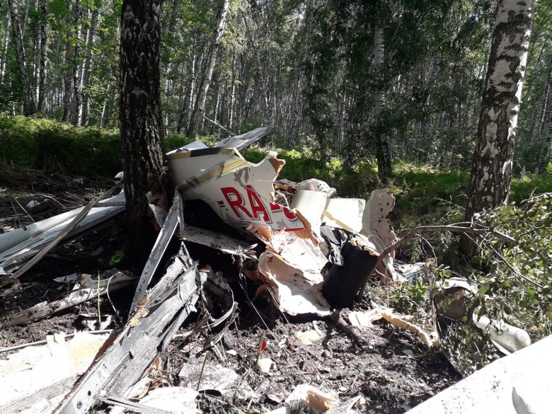 Появились фото и видео с места крушения самолета в Новосибирске