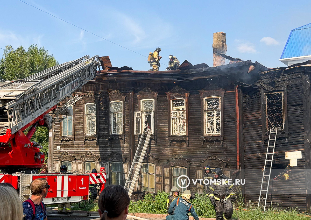 Пожар произошел в деревянном доме в центре Томска