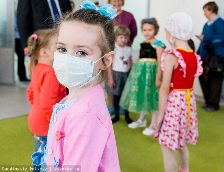Более 800 тыс руб перечислили томичи детям с онкологией вместо покупки цветов учителям