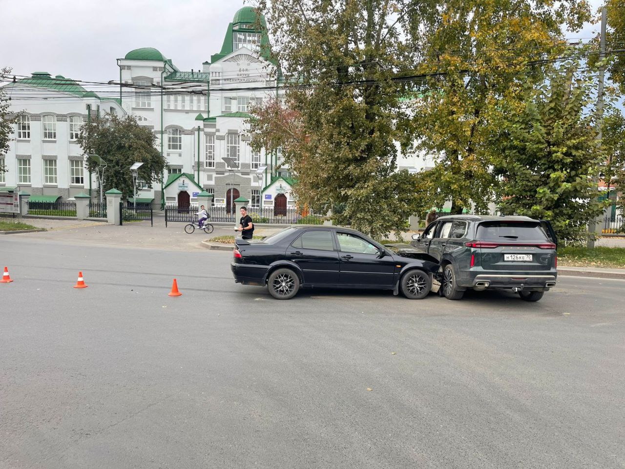 Девушка и ребенок пострадали в столкновении двух авто в Томске
