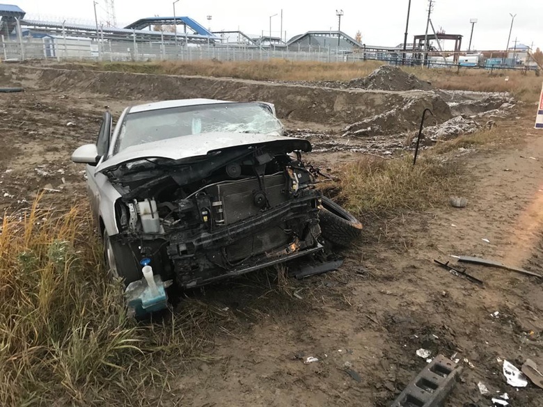 Пьяный водитель Kia без прав устроил аварию на трассе в Томской области. Пострадали двое