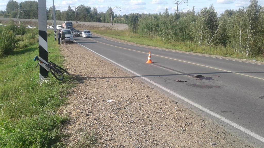 КАМАЗ сбил велосипедиста.