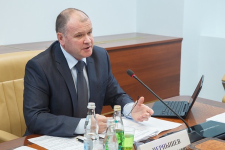 Игорь Чернышев против уменьшения зарплат чиновников в регионах