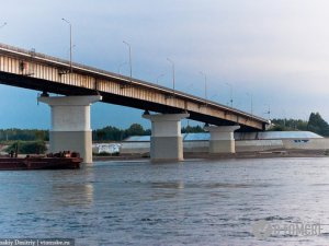 Мужчину, спрыгнувшего с коммунального моста, пока не удалось найти