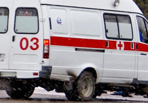 Пожилой велосипедист попал под колеса сразу двух автомобилей