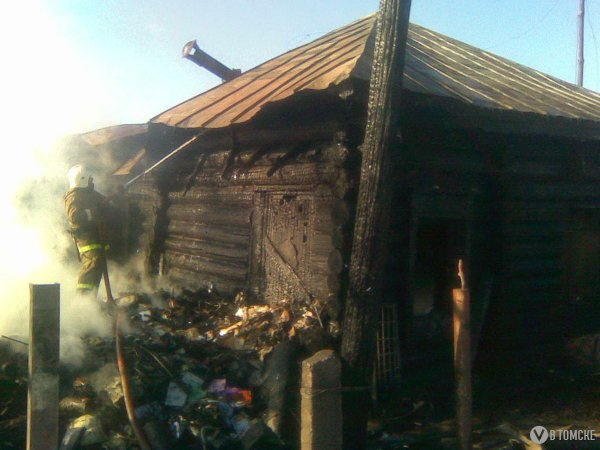 Пожилой мужчина, обвиняемый в убийстве сына-поджигателя, скрылся от следствия