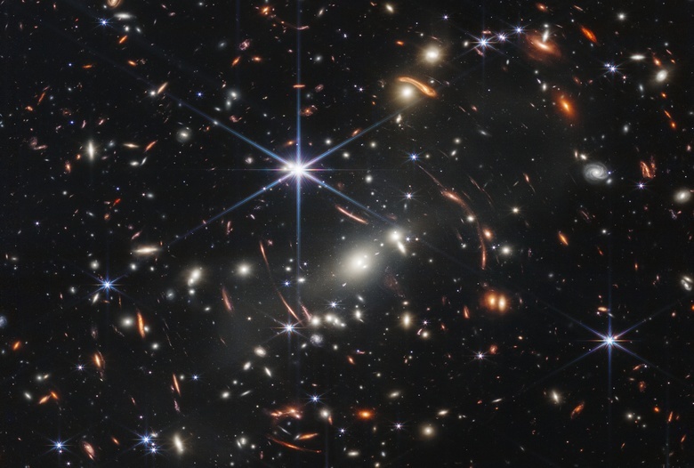 Телескоп «Джеймс Уэбб» сделал самое четкое изображение далекой Вселенной