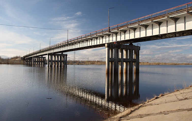 Досрочно открылось автомобильное движение по мосту через Вах