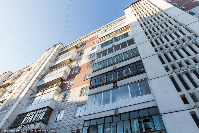 Мужчина сбросил знакомую с 8 этажа в Томске
