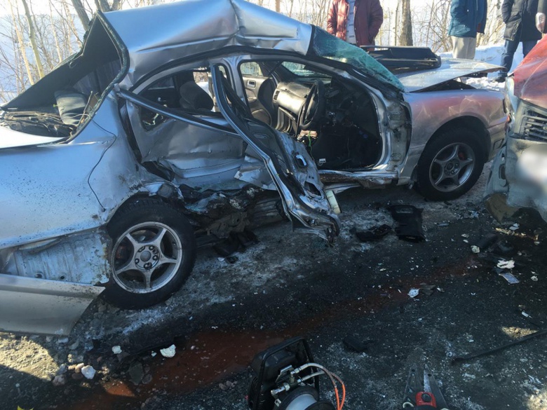 Лишенный прав водитель Nissan погиб после столкновения с ГАЗом
