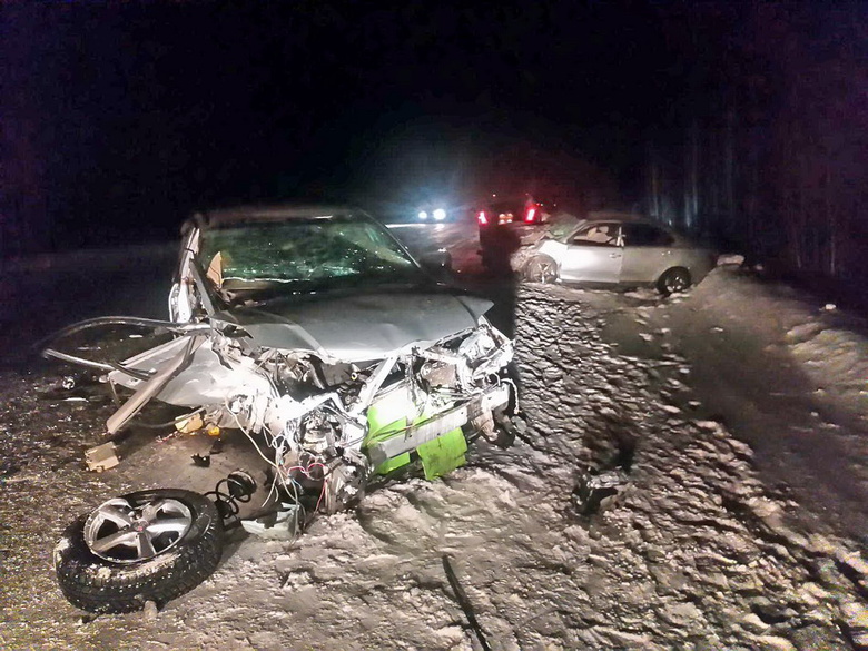 Водитель пострадал в ДТП с тремя авто на трассе Томского района