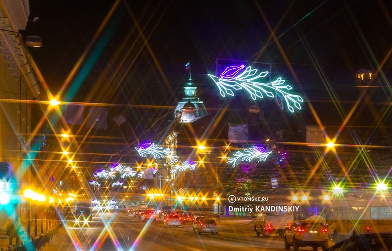 Праздничную новогоднюю иллюминацию включат на улицах Томска 15 декабря
