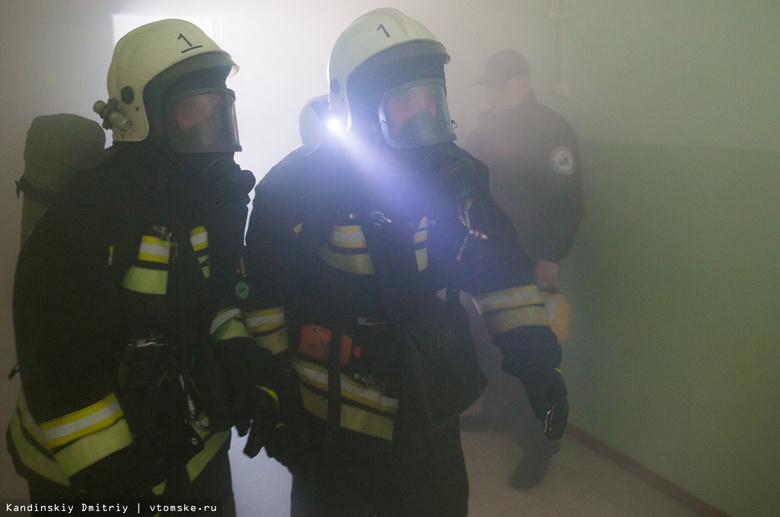 Жителей многоэтажки в Томске эвакуировали из-за пожара в одной из квартир