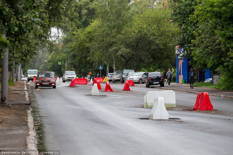 Подрядчик переложит слой асфальта на Учебной в Томске из-за выявленного брака